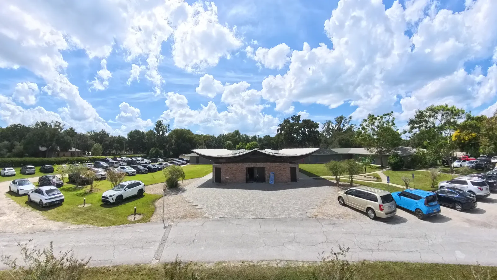 O prédio da New Hope Church Orlando, no 4300 Lake Margaret Drive